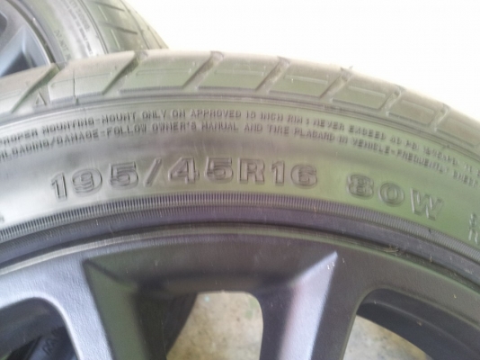 ขายล้อเดิมติดรถ MAZDA 2 พร้อมยาง DUNLOP 195 45 16 ปี 12