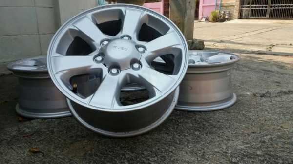 ล้อ isuzu blue power 1.9 ddi ขอบ 16 ชุดล่ะ 6500