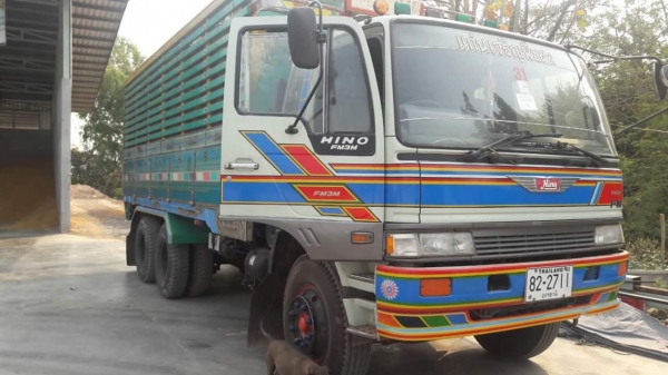 ขายรถ10ล้อ 2เพลา ดั้มเกษตร FM3M รถสวยสภาพดี พ.เพาเวอร์ เบรกทิฟฟี่ ภายในสวย แอร์เย็น ยางดี พร้อมใช้งาน เอกสารพร้อมโอน สนใจโทร 090-8588220คุณนะ 093-3258446คุณบิว หรือเข้าดูสินค้าอื่นๆได้ที่ www.truck.in.th/498 หรือเพจFacebook ณรงค์ ซื้อขายรถมือสอง (เว็บไซต์