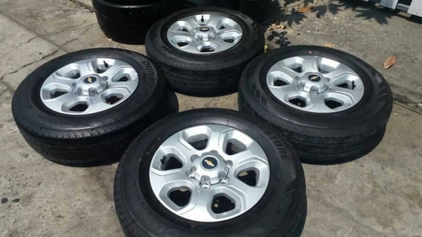 ล้อ chave ขอบ 16 พร้อมยาง 215 70 16 ชุดล่ะ 13500