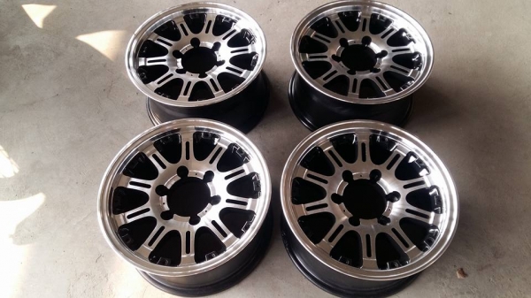 ขายล้อแม็กมือ2 ssw 15" ทำสีดำหน้าเงามาใหม่  สนใจติดต่อ ตาเล็ก ล้อและยาง 081-3747940