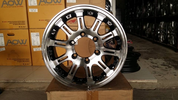 ขายล้อแม็กมือ2 ssw 15" ทำสีดำหน้าเงามาใหม่  สนใจติดต่อ ตาเล็ก ล้อและยาง 081-3747940