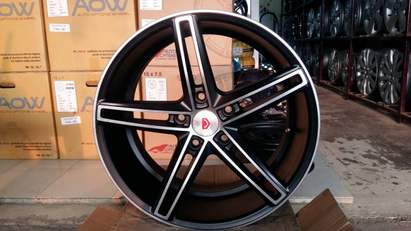ขายล้อแม็กมือ2 vossen cv5 17" สนใจติดต่อ ตาเล็ก ล้อและยาง 081-3747940