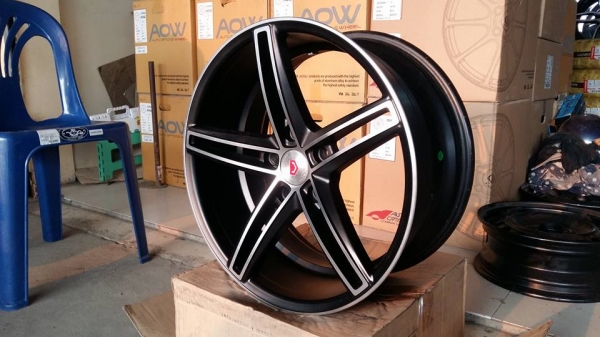 ขายล้อแม็กมือ2 vossen cv5 17" สนใจติดต่อ ตาเล็ก ล้อและยาง 081-3747940
