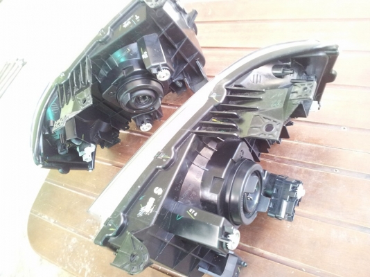 ขายโคมไฟหน้าพร้อมหลอด FORD RANGER ปี 07-08 ขายโคมไฟหน้าพร้อมหลอด FORD RANGER ปี 07-08