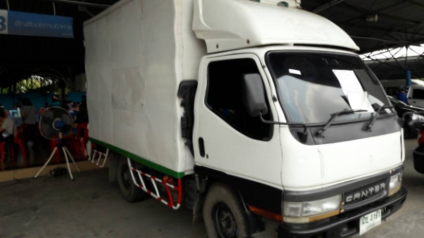 ขายด่วนรถ4ล้อให่ญปี48สภาพพร้อมใช้สนใจติดต่อด่วนเครื่องดีเซล