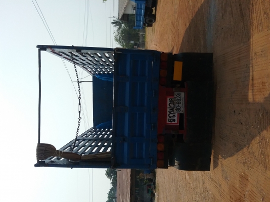 ลูกพ่วงสองเพลาไม่ดั้ม