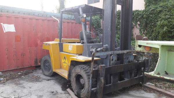 ต้องการขายรถโฟ๊คลิฟเครื่องดีเซล7ตันสภาพพร้อมใช้ติดต่ดด่วน