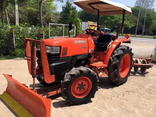ขายรถไถKubota L3408 (4WD) พร้อมใบมีดหน้าและผานพรวน รถเดิมๆ พร้อมใช้งาน