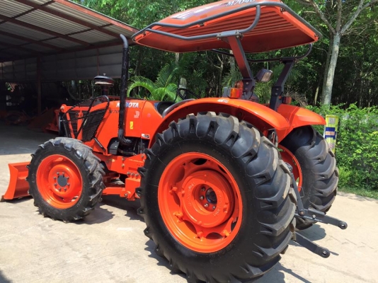 ขายรถไถ Kubota M7040 (4WD) พร้อมดันหน้า ผานพรวนช้าง รถพร้อมใช้งานครับ