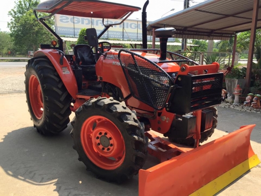 ขายรถไถ Kubota M7040 (4WD) พร้อมดันหน้า ผานพรวนช้าง รถพร้อมใช้งานครับ