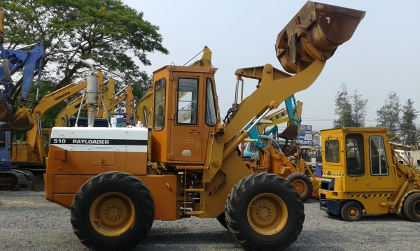 ต้องการขายรถตักล้อยางยี่ห้อ KOMATSU-510 PAYLOADER นำเข้าจากญี่ปุ่น