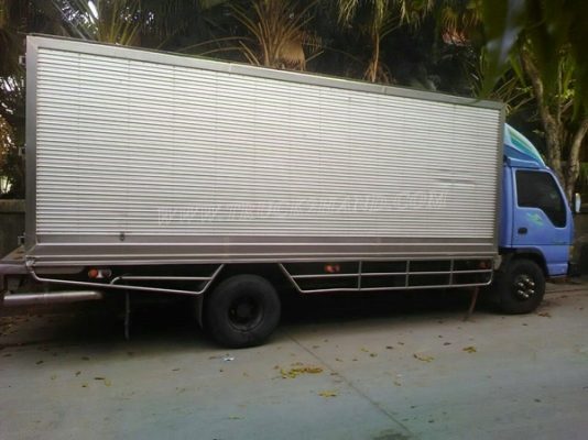 รถบรรทุก 6 ล้อ ISUZU NQR ปีจดทะเบียน 2547 ตู้เย็น ยาว 5 เมตร