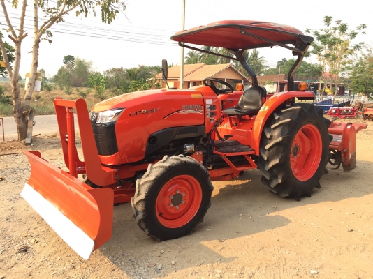 ขายรถไถคูโบต้า L4708SP(4WD) พร้อมชุดอุปกรณ์ครบชุด ราคา 448,000 บาท สนใจต่อรองได้ค่ะ 081-9136451 คุณโบว์