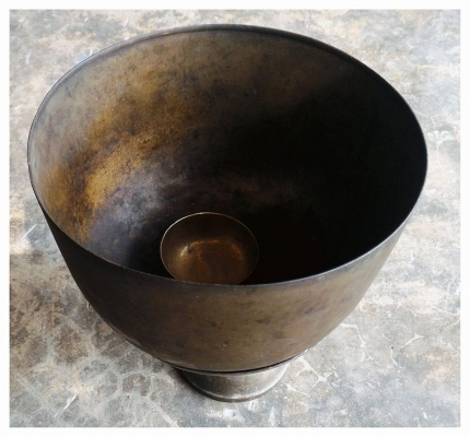 ขันลงหินโบราณเก่าๆ แถมขันน้อยหนึ่งอัน ทั้งชุด 1,999บ. เท่านั้นส่งemsฟรีครับด่วนๆ โทรเลย 087-4229464