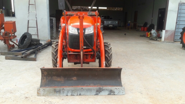 ขายรถไถคูโบต้าL3208คานโค้งอุปกรณ์ดันหน้าผานห้าโรตารี่ตราช้างครับ
