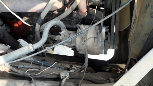 รถบรรทุก ISUZU หัวยาวพื้นเรียบเทเลอร์ สะพานยกได้ด้วยระบบไฮโดลิก