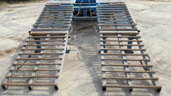 รถบรรทุก ISUZU หัวยาวพื้นเรียบเทเลอร์ สะพานยกได้ด้วยระบบไฮโดลิก