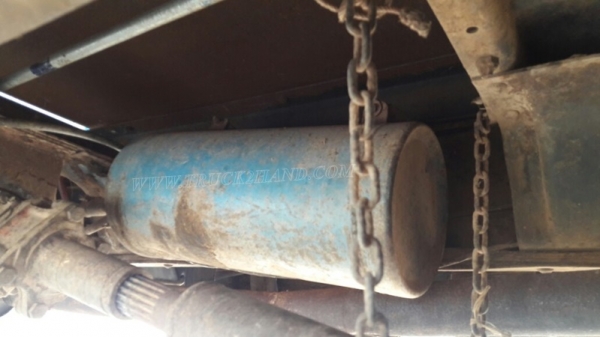 รถบรรทุก ISUZU หัวยาวพื้นเรียบเทเลอร์ สะพานยกได้ด้วยระบบไฮโดลิก