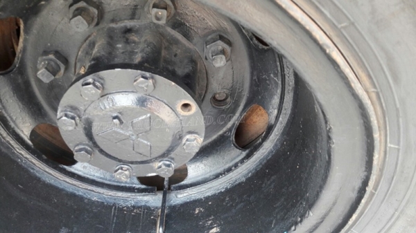 รถบรรทุก ISUZU หัวยาวพื้นเรียบเทเลอร์ สะพานยกได้ด้วยระบบไฮโดลิก