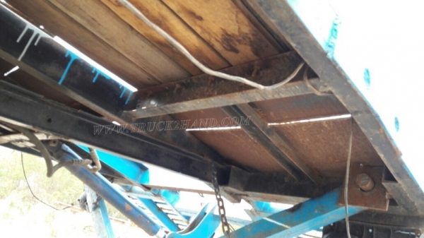 รถบรรทุก ISUZU หัวยาวพื้นเรียบเทเลอร์ สะพานยกได้ด้วยระบบไฮโดลิก