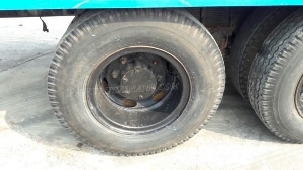 รถบรรทุก ISUZU หัวยาวพื้นเรียบเทเลอร์ สะพานยกได้ด้วยระบบไฮโดลิก