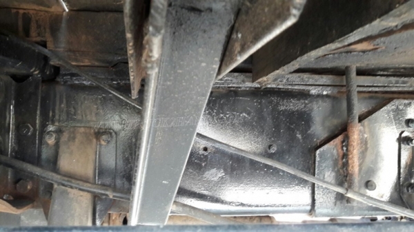 รถบรรทุก ISUZU หัวยาวพื้นเรียบเทเลอร์ สะพานยกได้ด้วยระบบไฮโดลิก