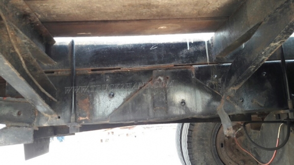 รถบรรทุก ISUZU หัวยาวพื้นเรียบเทเลอร์ สะพานยกได้ด้วยระบบไฮโดลิก