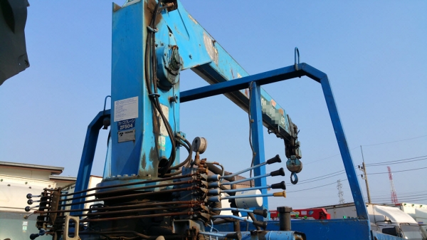 ้HINO 500 ปี2555 ติดเครน 5ตัน4ปลอก