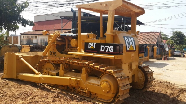 ขออนุญาติขายD7G  บิ้วทั้งคันพร้อมใช้งานเอกสารใบซื้อขาย ราคา  1800000 สนใจติดต่อ  ช่างดำ  0853224877-0988930465