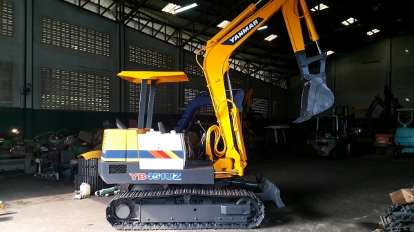 ขาย รถขุด YANMAR รุ่น YB451UZ มือสองญี่ปุ่น แทรกเหล็ก สลักแน่น  เครื่องยนต์ 4สูบ ตรวจเช็คสภาพแล้ว อย่างดี พร้อมใช้งาน มือถือ/LINE ID : 0818753444