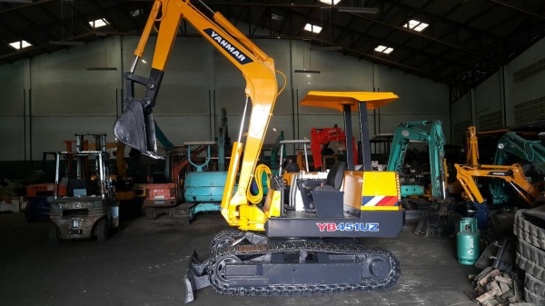 ขาย รถขุด YANMAR รุ่น YB451UZ มือสองญี่ปุ่น แทรกเหล็ก สลักแน่น  เครื่องยนต์ 4สูบ ตรวจเช็คสภาพแล้ว อย่างดี พร้อมใช้งาน มือถือ/LINE ID : 0818753444