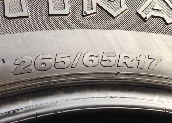 ยาง Firestone 265 65 17 สิ้นปี14 เนื้อนิ่ม ดอกเต็ม ไม่มีปะ ราคาไม่แพง