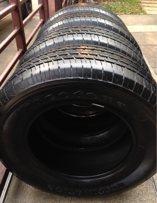 ยาง Firestone 265 65 17 สิ้นปี14 เนื้อนิ่ม ดอกเต็ม ไม่มีปะ ราคาไม่แพง