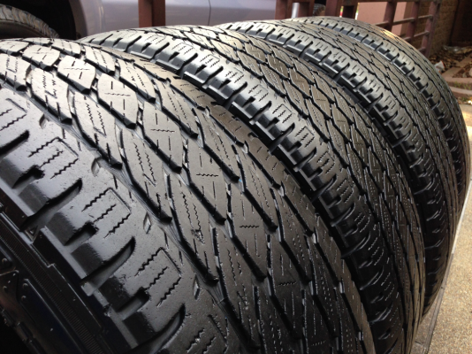 ยาง Nitto 265 60 18 ดอกเต็ม พร้อมใช้งาน ราคาไม่แพง ยาง Nitto 265 60 18 ดอกเต็ม พร้อมใช้งาน ราคาไม่แพง