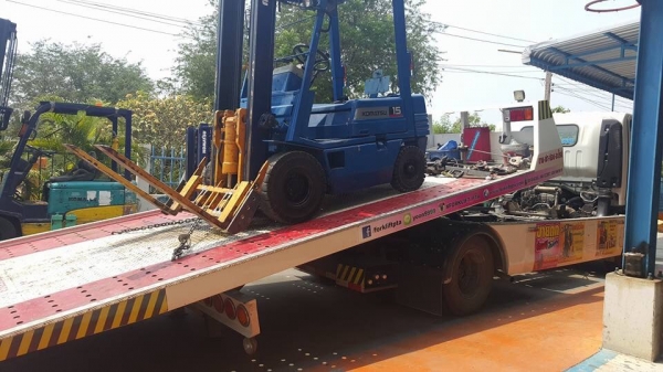 แหล่งรวมรถโฟลค์ลิฟท์งาเทอิ้งค์ฟอร์คงากระดกเทได้ภาคตะวันออกสำหรับตักยางพาราก้อนยางถ้วยขี้ยาง