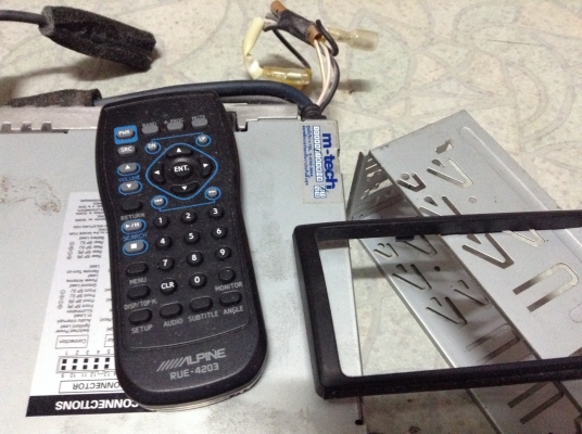 DVD Alpine 9861E พร้อมรีโมทสภาพสวยแทบไม่มีรอยปุ่มไม่มีลบ