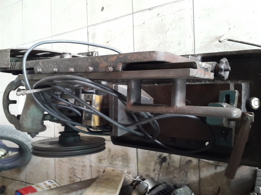 แท่นเลื่อย 555 ของไต้หวัน พร้อมใช้งาน มอเตอร์ 220 V. 1/2 แรงของมิตซู 7,000