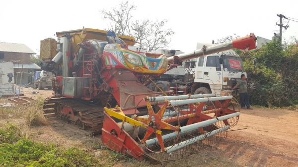 ขาย รถเกี่ยวข้าว ไอ้หนุ่มเจ้าพลัง เครื่อง 6HE1 195 แรงม้า ราคาต่อรองได้