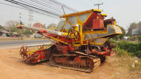 ขาย รถเกี่ยวข้าว ไอ้หนุ่มเจ้าพลัง เครื่อง 6HE1 195 แรงม้า ราคาต่อรองได้