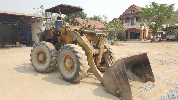 ขาย รถตัก KOMATSU JH30 รถใช้งานอยู่เป็นประจำ เครื่องดี เกียร์ดี ราคาต่อรองได้ครับ