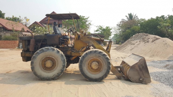 ขาย รถตัก KOMATSU JH30 รถใช้งานอยู่เป็นประจำ เครื่องดี เกียร์ดี ราคาต่อรองได้ครับ ขาย รถตัก KOMATSU JH30 รถใช้งานอยู่เป็นประจำ เครื่องดี เกียร์ดี ราคาต่อรองได้ครับ