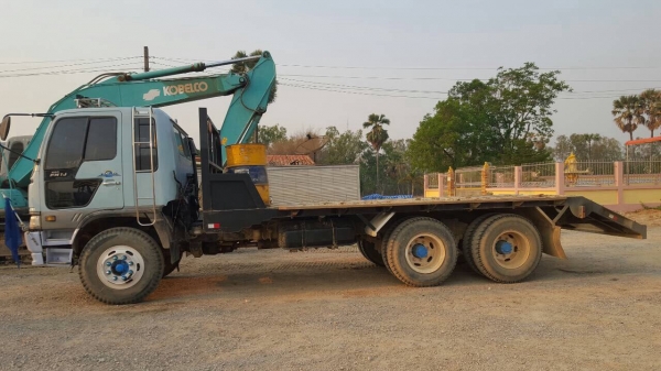 ขาย HINOFM3H พร้อมเทเลอร์บรรทุกแม็กโฮ ขาย HINOFM3H พร้อมเทเลอร์บรรทุกแม็กโฮ