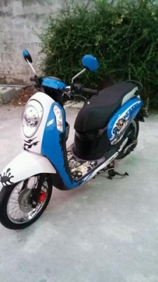 ขาย Honda scoopy i ปี 56 หัวฉีดตัวใหม่กำลังฮิต - เครื่องเดิมๆ ปกติ สตาร์ทมือ สตาร์ทเท้าปกติทีเดียวติด - ไฟหน้า ไฟท้าย ้ไฟเลี้ยว ไฟเบรค ติดปกติ  - รถใช้งานน้อย 20000 กว่าโล - ชุดสีเดิมๆ ทะเบียนไม่ขาดต่อ ชุดโอนครับ   - รถอยุ่ ถนนสรงประภา แขวงสีกัน  เขตดอนเม