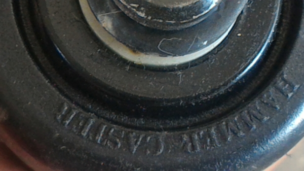 ล้อแบบหน้าแปลนอย่างดียี่ห้อ HAMMER CASTER แบบมีแบริ่งด้านใน พลาสติกฉีดอัดแรงสูง