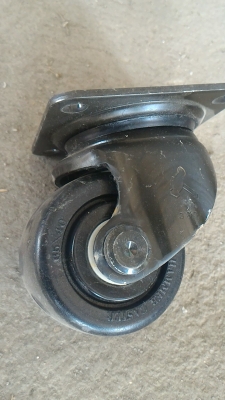 ล้อแบบหน้าแปลนอย่างดียี่ห้อ HAMMER CASTER แบบมีแบริ่งด้านใน พลาสติกฉีดอัดแรงสูง