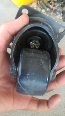 ล้อแบบหน้าแปลนอย่างดียี่ห้อ HAMMER CASTER แบบมีแบริ่งด้านใน พลาสติกฉีดอัดแรงสูง