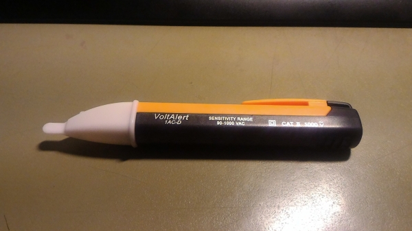 อุปกรณ์เช็ดตรวจสอบไฟฟ้าแบบไม่สัมผัส การใช้งานสามารถตรวจสอบการขาดของสายไฟได้โดยไม่ต้องส้มผัสแสดงผลเป็นไฟสีแดง พร้อมมีเสียงเตือน