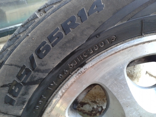 ขายล้อแม็กพร้อมยาง 185/65R14 ครบชุด 4 วง