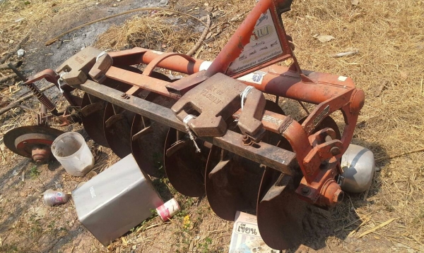 ผานพรวน6ใบ22นิ้วครับสภาพดีพอใช้ครับ